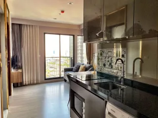Wohnung zur Miete mit 2 Zimmer in Huai Khwang, Bangkok