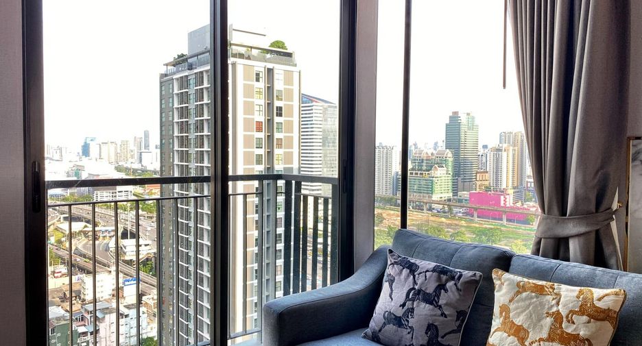Condo en alquiler de 2 habitaciones en Huai Khwang, Bangkok