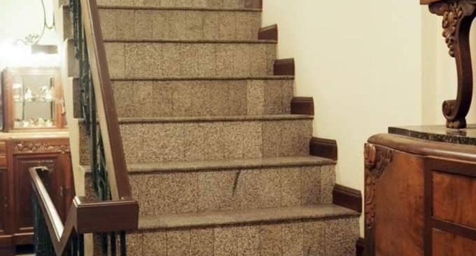 Аренда 3 спальни таунхаус в Пхра Кханонг, Бангкок