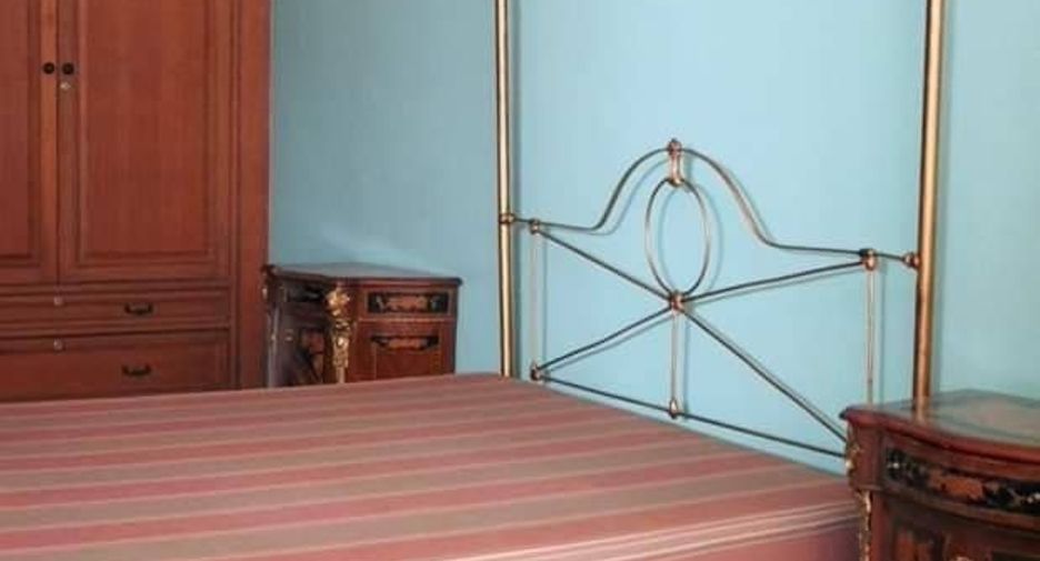 Аренда 3 спальни таунхаус в Пхра Кханонг, Бангкок