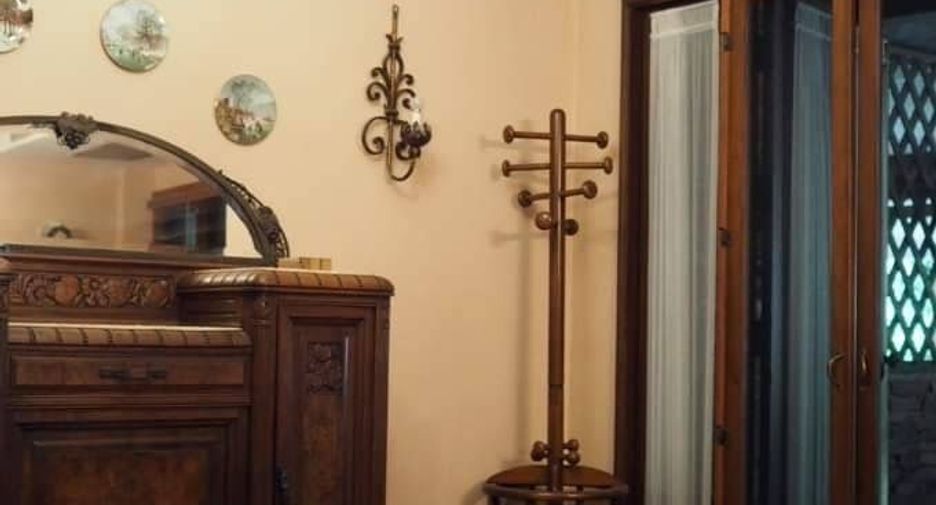 Аренда 3 спальни таунхаус в Пхра Кханонг, Бангкок