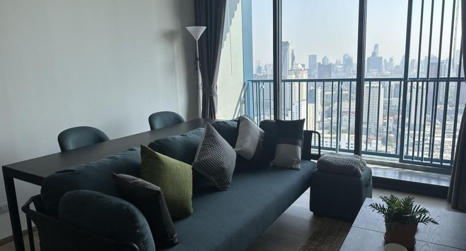 For rent 2 bedrooms condo in Ratchathewi, Bangkok