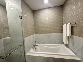 Condo en alquiler de 2 habitaciones en Ratchathewi, Bangkok