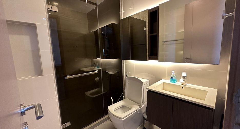 For rent 2 bedrooms condo in Khlong Toei, Bangkok
