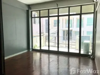 Casa adosada en alquiler de 5 habitaciones en Sathon, Bangkok