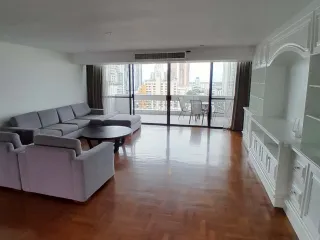 Wohnung zur Miete mit 3 Zimmer in Khlong Toei, Bangkok