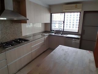 Wohnung zur Miete mit 3 Zimmer in Khlong Toei, Bangkok
