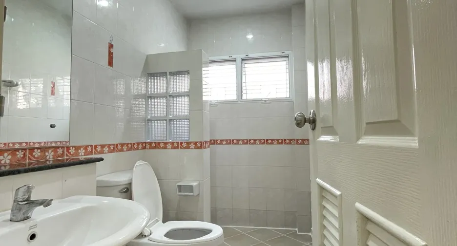 For sale and for rent 3 bedrooms house in Mueang Nonthaburi, Nonthaburi