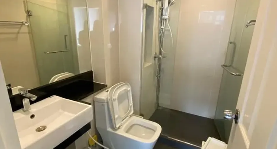 For rent 2 bedrooms condo in Bang Na, Bangkok