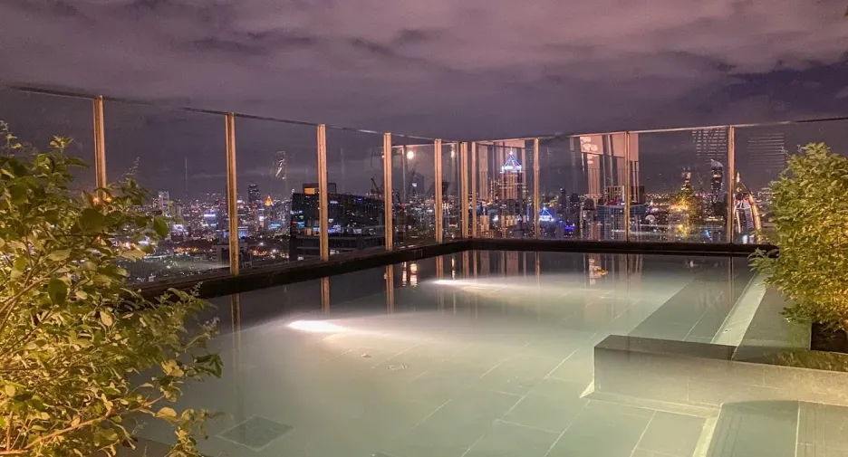 For rent 2 bedrooms condo in Watthana, Bangkok