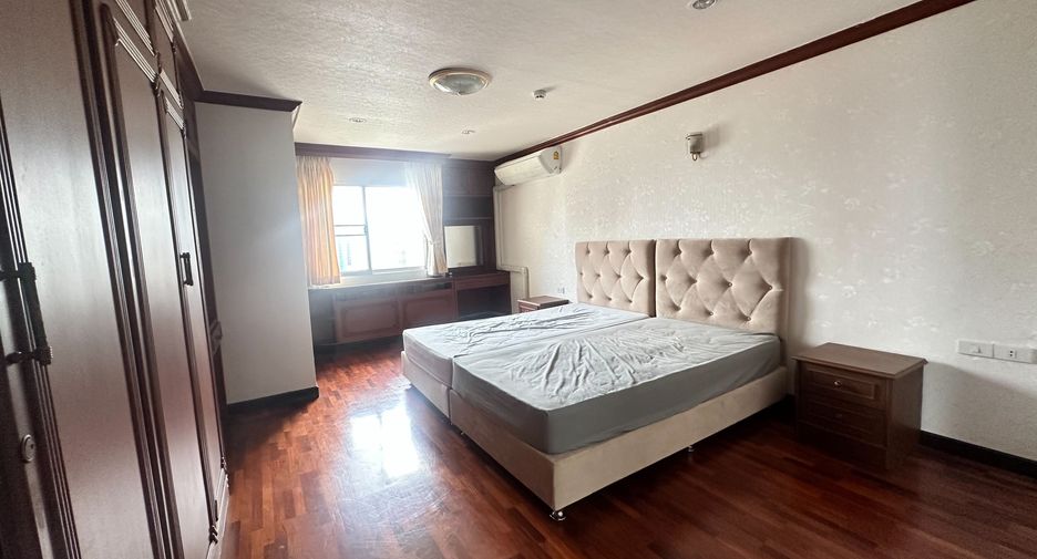 Wohnung zur Miete mit 3 Zimmer in Khlong Toei, Bangkok