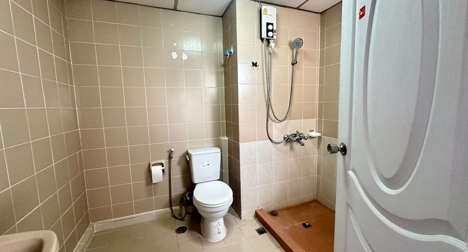 Wohnung zur Miete mit 3 Zimmer in Khlong Toei, Bangkok