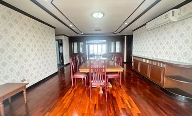 出租 3 卧室 公寓 在 Khlong Toei, 曼谷