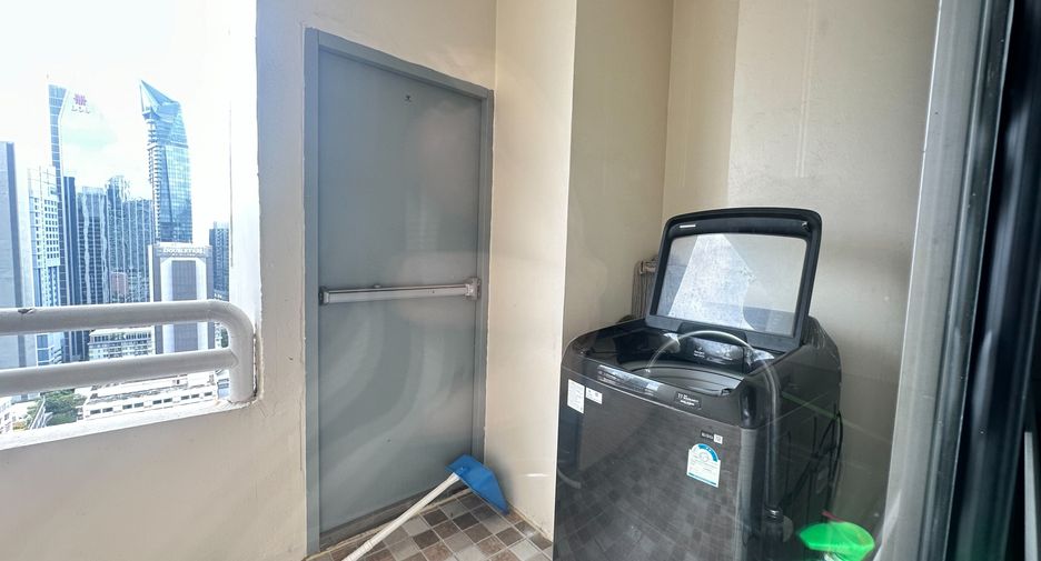 Wohnung zur Miete mit 3 Zimmer in Khlong Toei, Bangkok