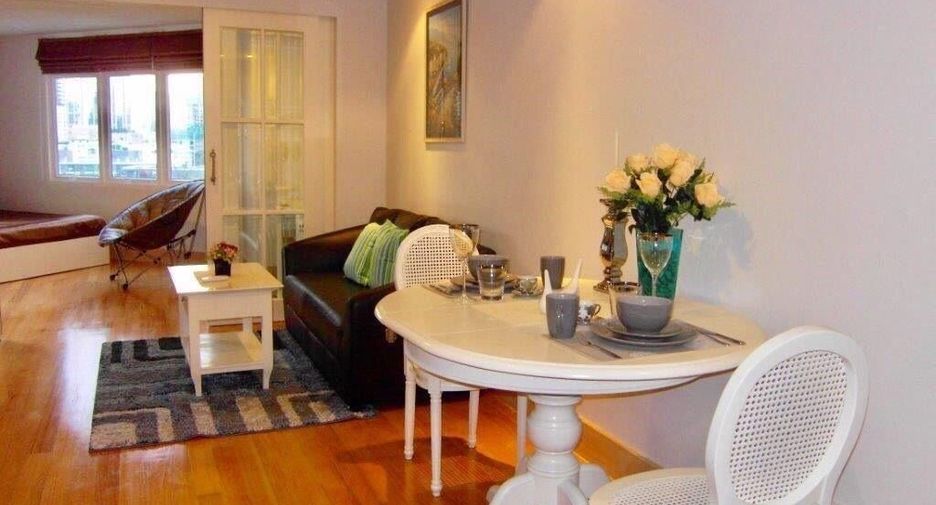 For rent 1 bed condo in Watthana, Bangkok