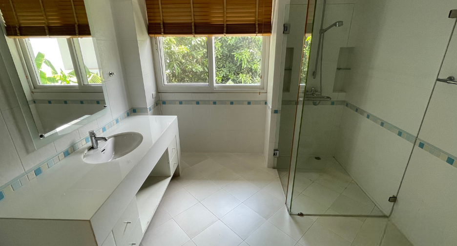 Casa en alquiler de 5 habitaciones en Watthana, Bangkok