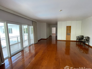 ให้เช่า 5 ห้องนอน บ้านเดี่ยว ใน วัฒนา, กรุงเทพฯ