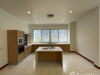 For rent 5 bedrooms house in Watthana, Bangkok