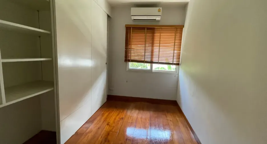 Casa en alquiler de 5 habitaciones en Watthana, Bangkok