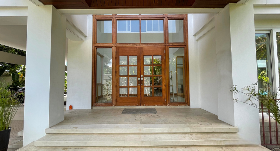 Casa en alquiler de 5 habitaciones en Watthana, Bangkok