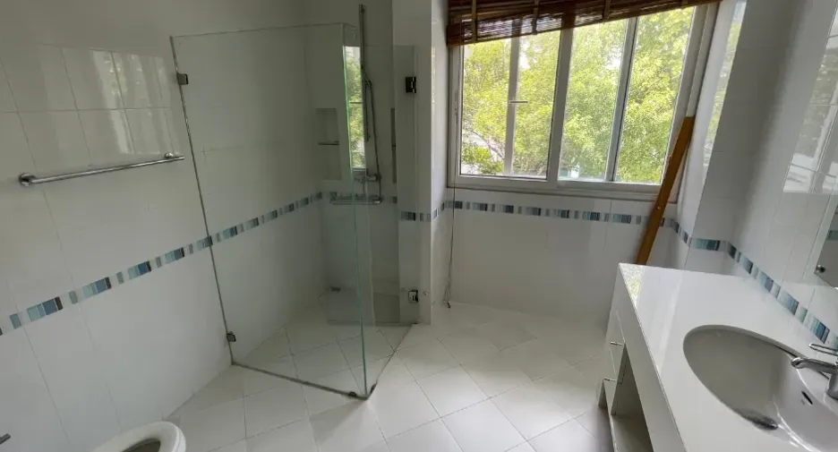 Casa en alquiler de 5 habitaciones en Watthana, Bangkok