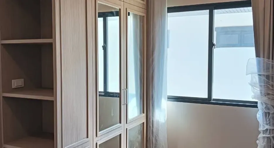 For sale 5 bedrooms house in Lam Luk Ka, Pathum Thani