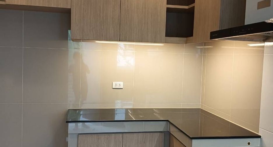For sale 5 bedrooms house in Lam Luk Ka, Pathum Thani