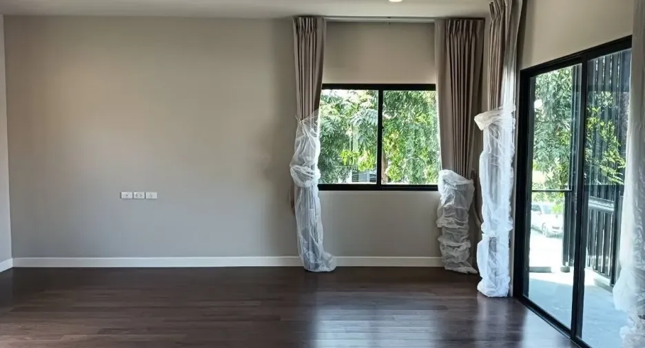 For sale 5 bedrooms house in Lam Luk Ka, Pathum Thani