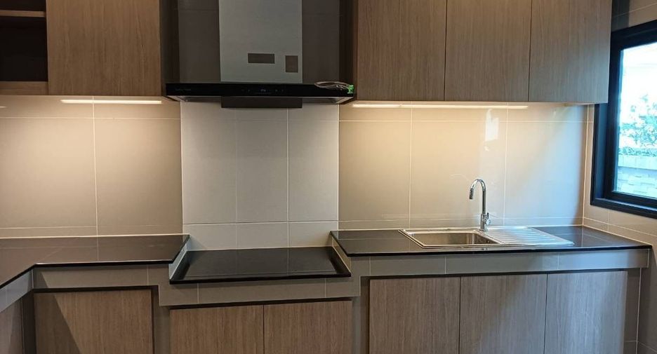 Haus zum Kauf mit 5 Zimmer in Lam Luk Ka, Pathum Thani