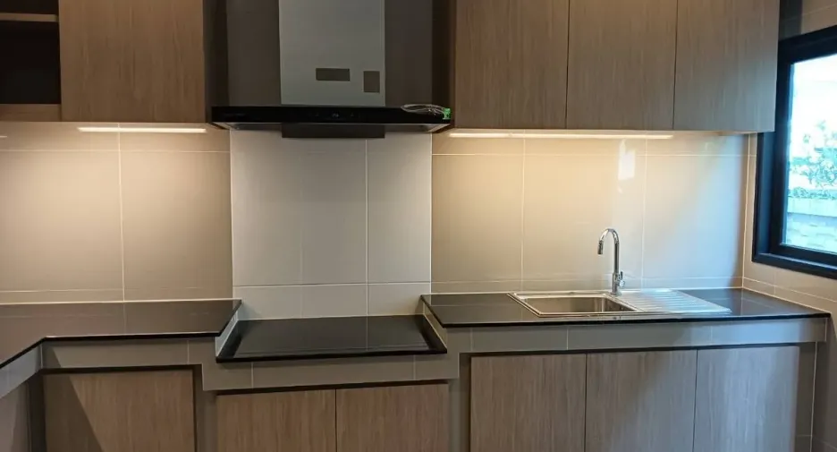 For sale 5 bedrooms house in Lam Luk Ka, Pathum Thani