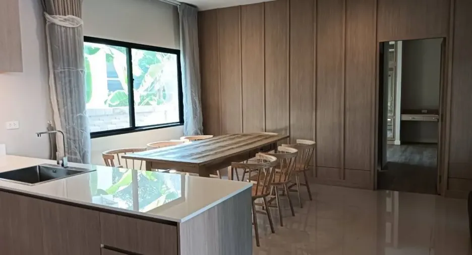For sale 5 bedrooms house in Lam Luk Ka, Pathum Thani
