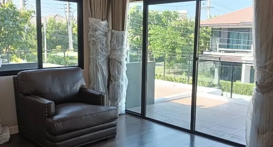 For sale 5 bedrooms house in Lam Luk Ka, Pathum Thani