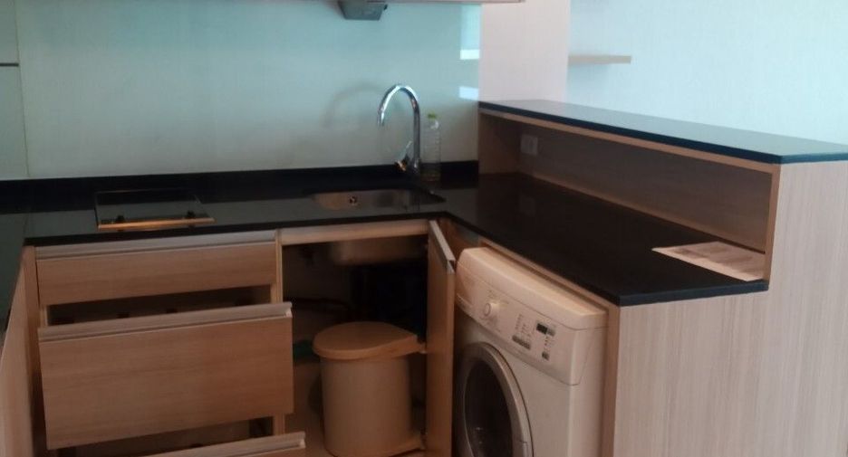 For rent 1 bed condo in Sathon, Bangkok