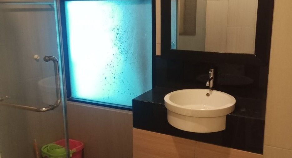 For rent 1 bed condo in Sathon, Bangkok