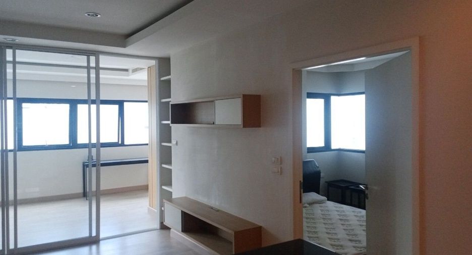 For rent 1 bed condo in Sathon, Bangkok
