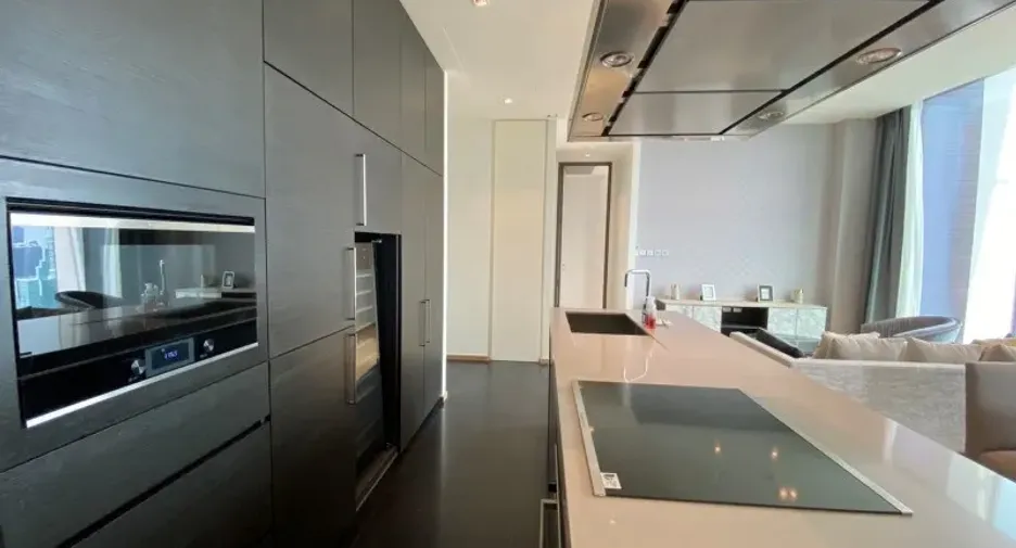 For rent 2 bedrooms condo in Pathum Wan, Bangkok