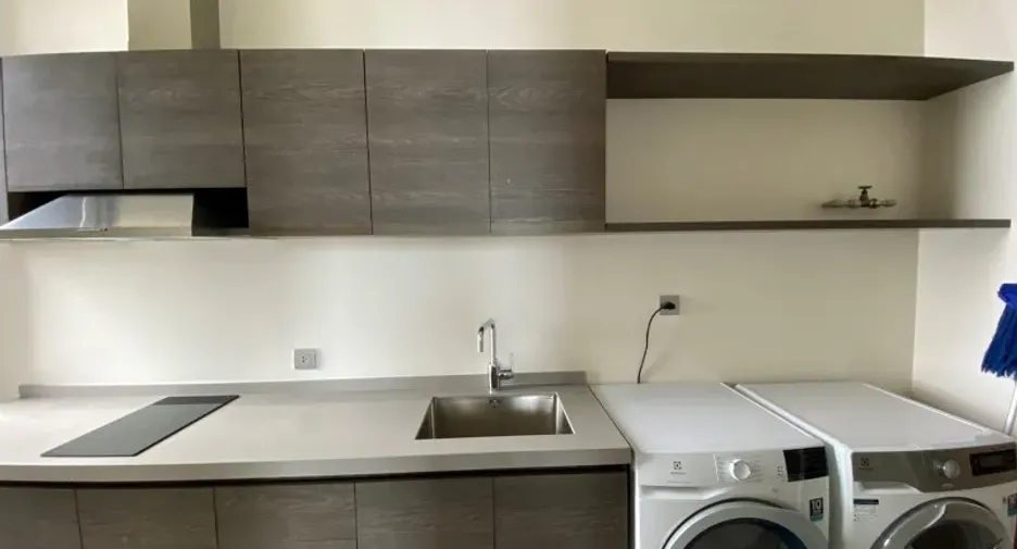 For rent 2 bedrooms condo in Pathum Wan, Bangkok