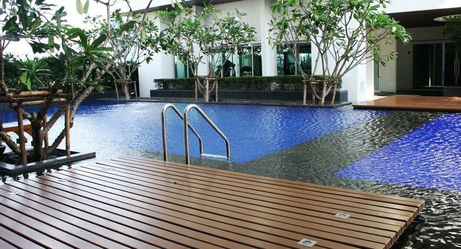 For rent 2 ベッドルーム condo in Watthana, Bangkok