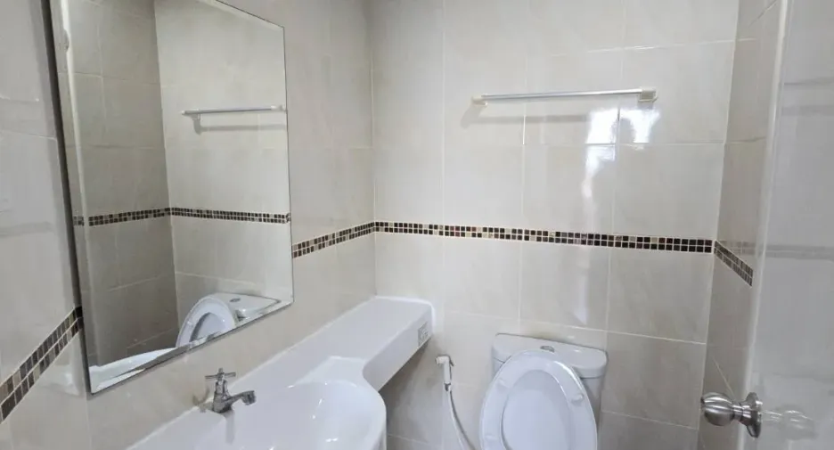 For sale and for rent 2 bedrooms condo in Mueang Ratchaburi, Ratchaburi