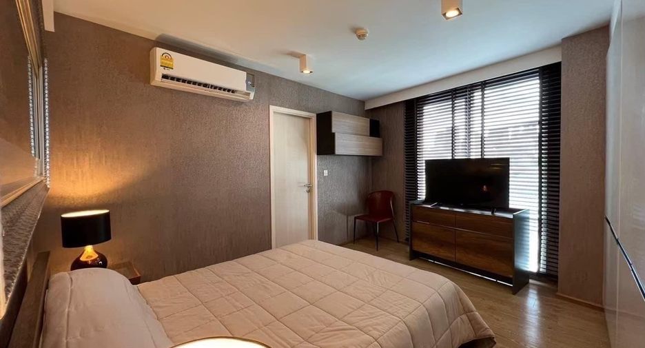 For rent 2 bedrooms condo in Watthana, Bangkok