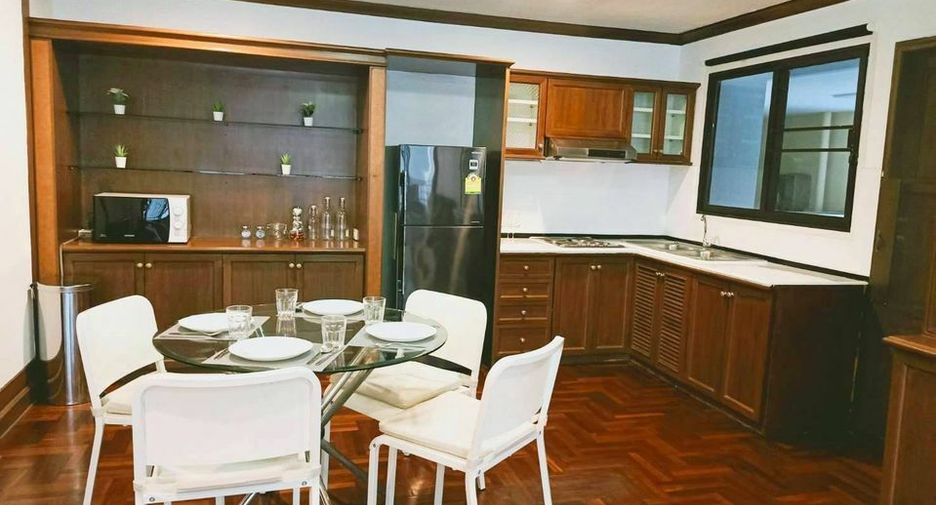For rent 2 bedrooms condo in Watthana, Bangkok