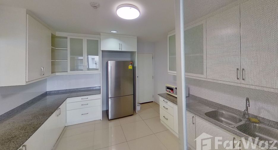 For rent 3 bedrooms condo in Watthana, Bangkok