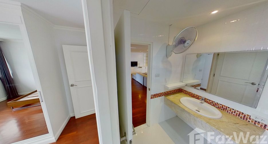For rent 3 bedrooms condo in Watthana, Bangkok