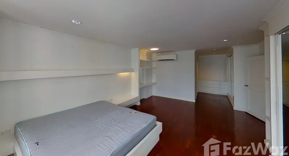 For rent 3 bedrooms condo in Watthana, Bangkok
