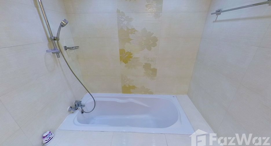 For rent 3 bedrooms condo in Watthana, Bangkok