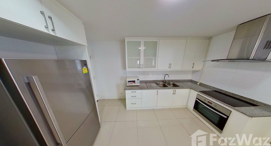 For rent 3 bedrooms condo in Watthana, Bangkok