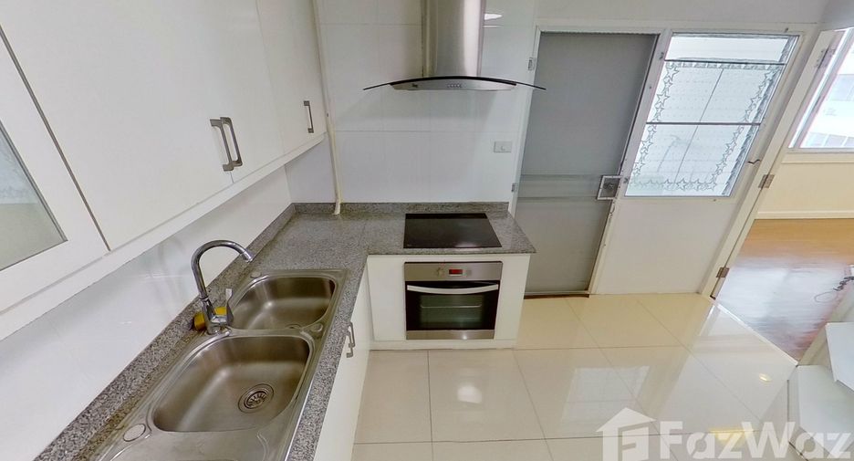 For rent 3 bedrooms condo in Watthana, Bangkok