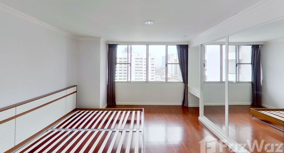 For rent 3 bedrooms condo in Watthana, Bangkok