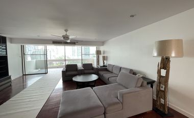 For rent 3 bedrooms apartment in Khlong Toei, Bangkok