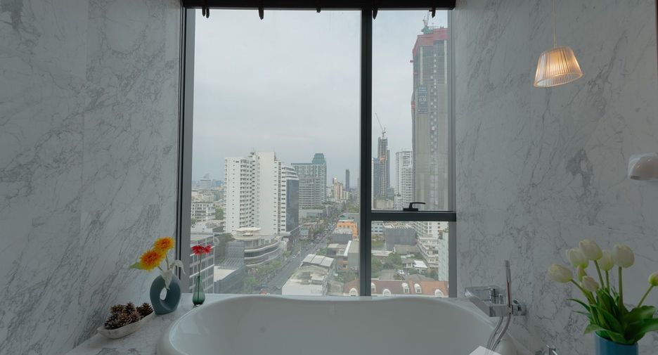 À louer 2 chambres condo à Watthana, Bangkok